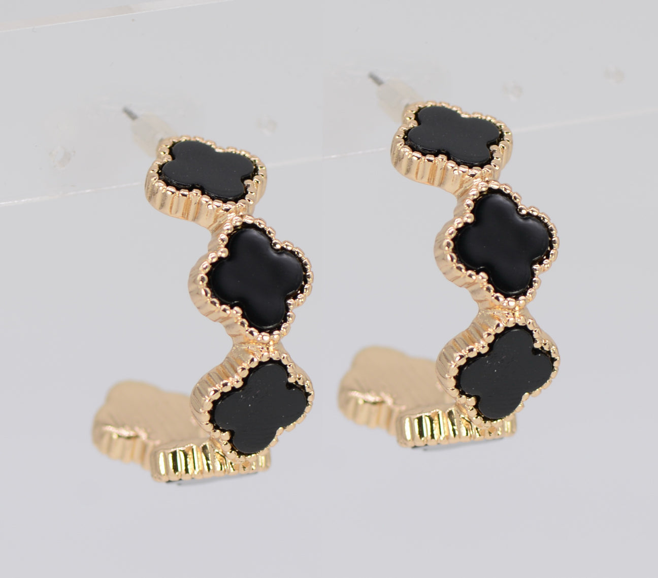 Gold Quaterfoil Earrings Black